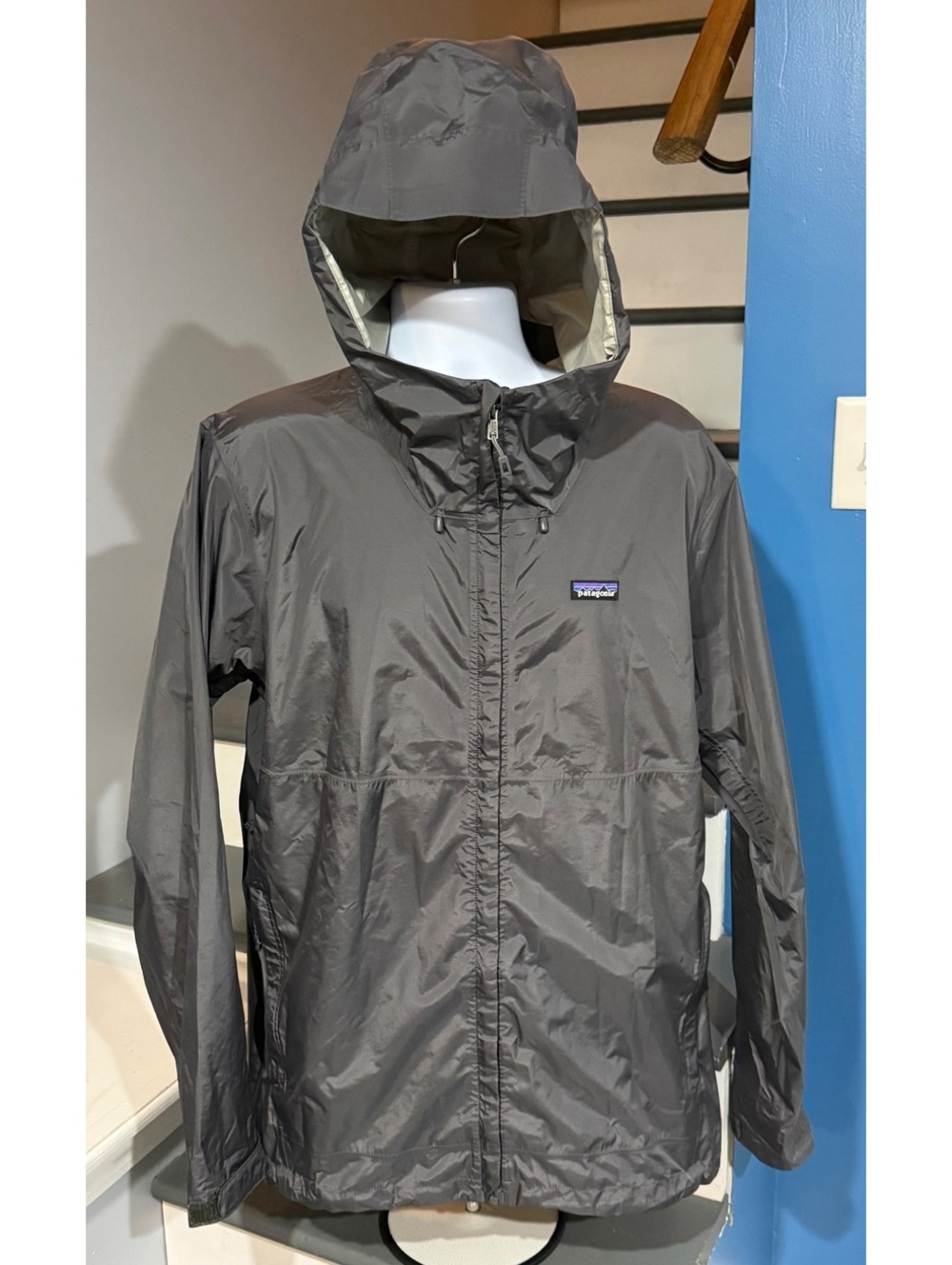 Patagonia Men’s Size XL Torrentshell H2NO Forge Gray Light Weight Rain Jacket